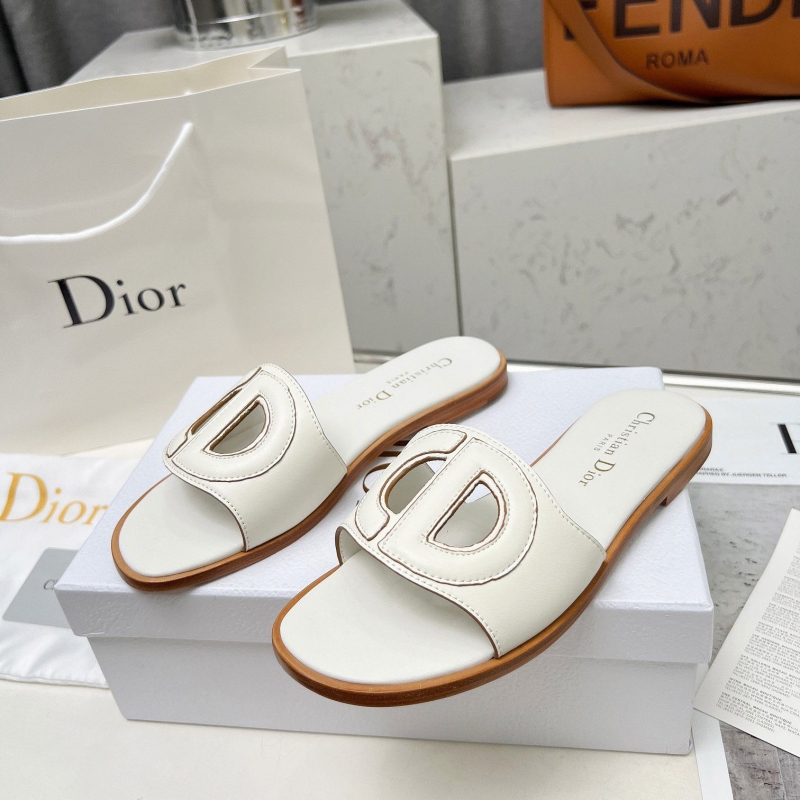 ch**an D*or slippers